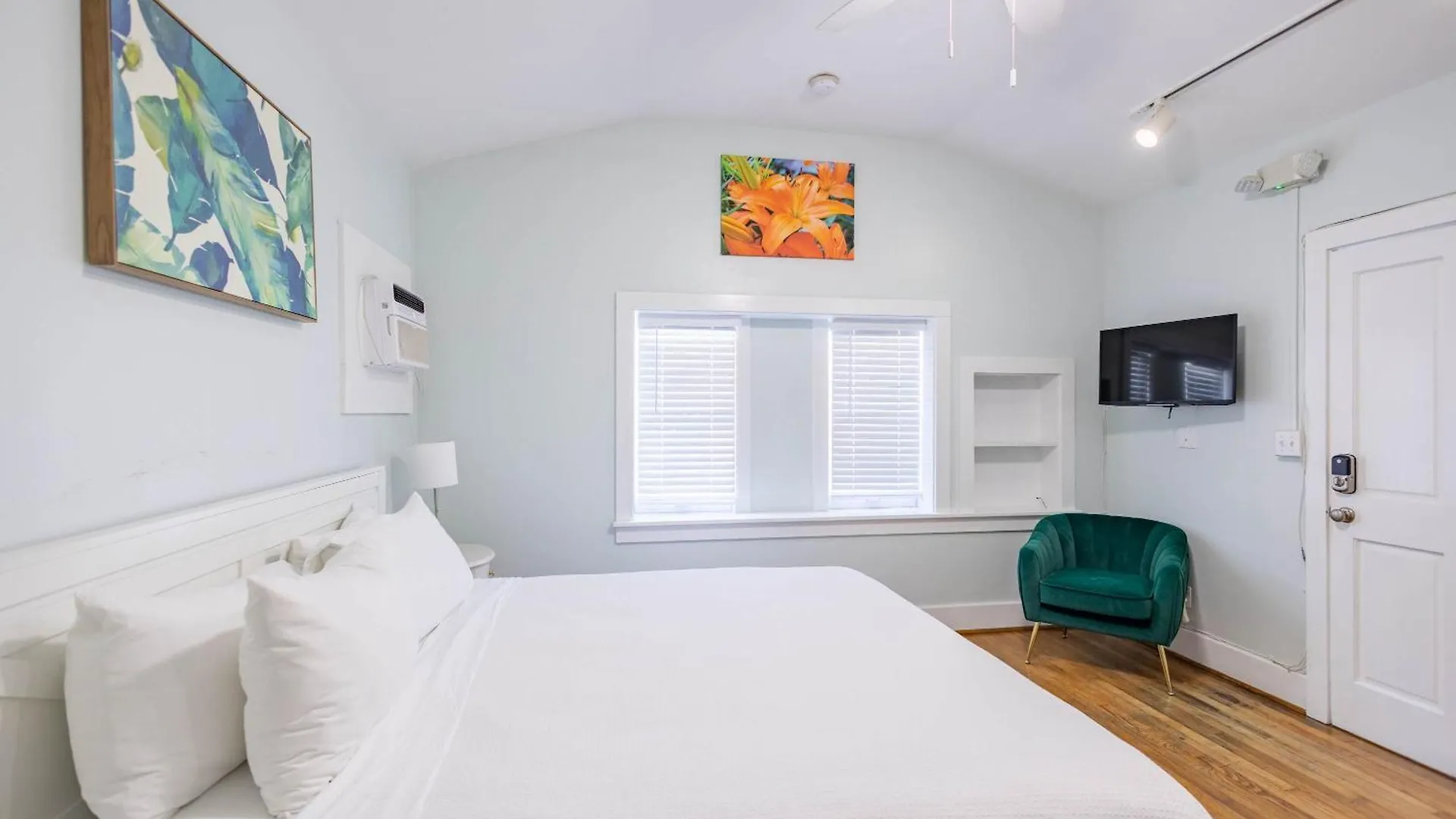 Kro Honey Bun Hideaway Hotel Key West